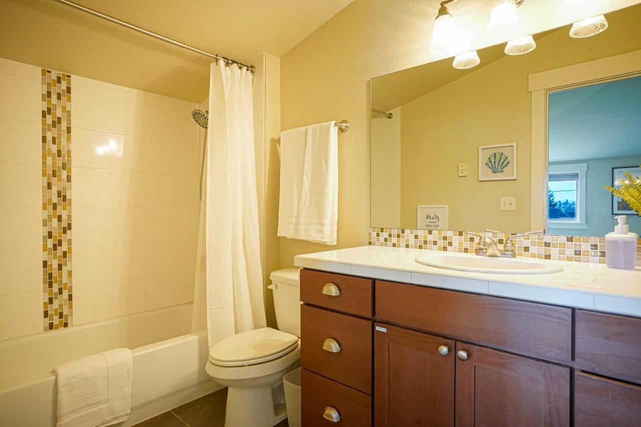 Stylish North Seattle Townhouse- Dual Master Suites Extérieur photo