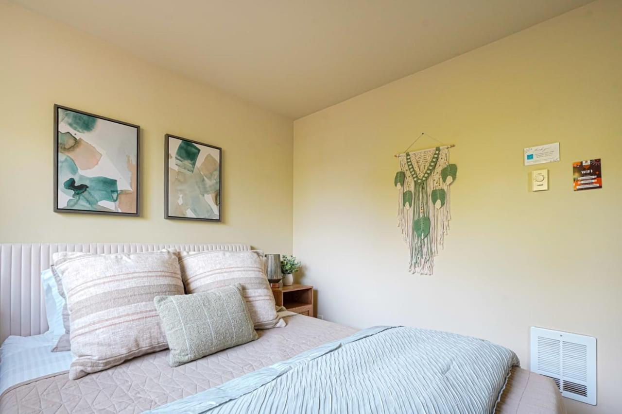 Stylish North Seattle Townhouse- Dual Master Suites Extérieur photo