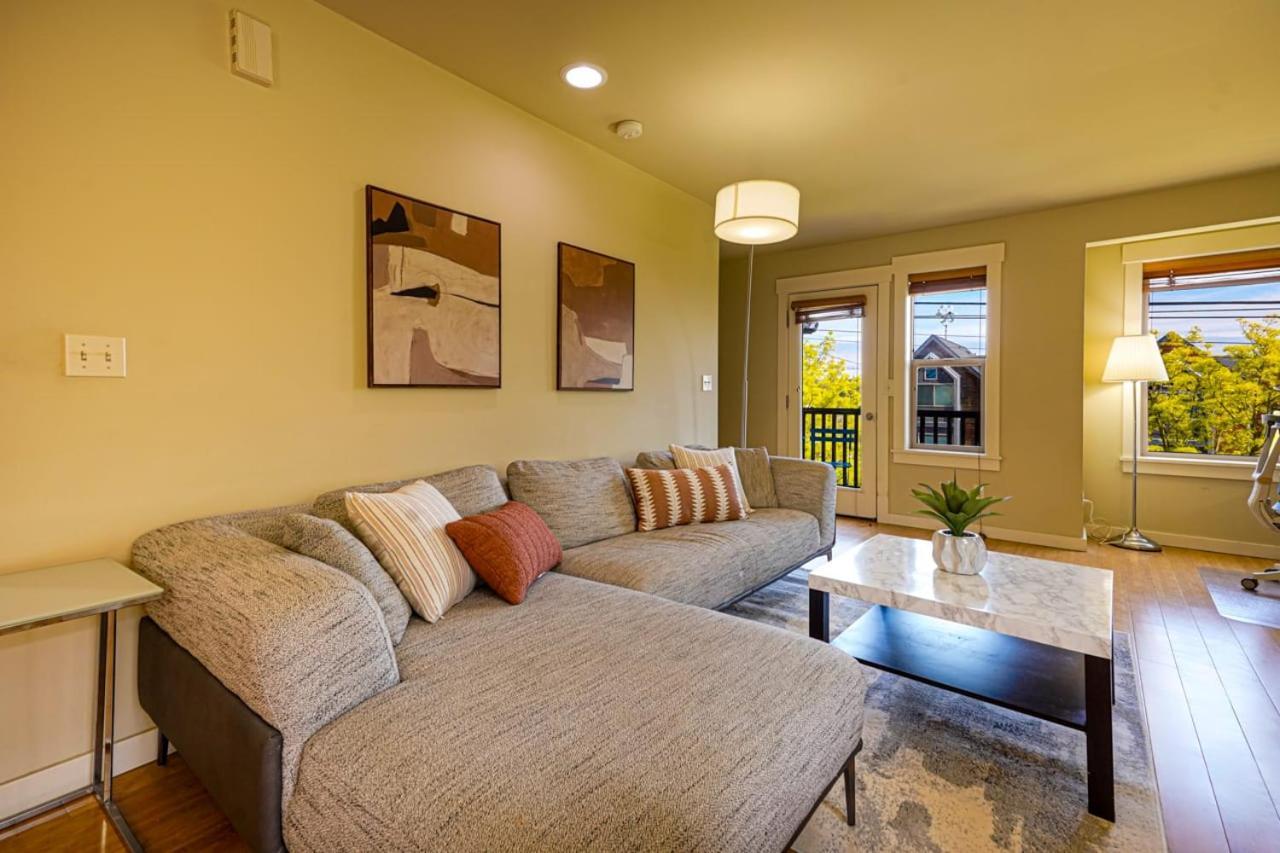 Stylish North Seattle Townhouse- Dual Master Suites Extérieur photo