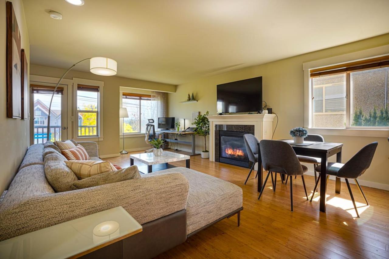 Stylish North Seattle Townhouse- Dual Master Suites Extérieur photo